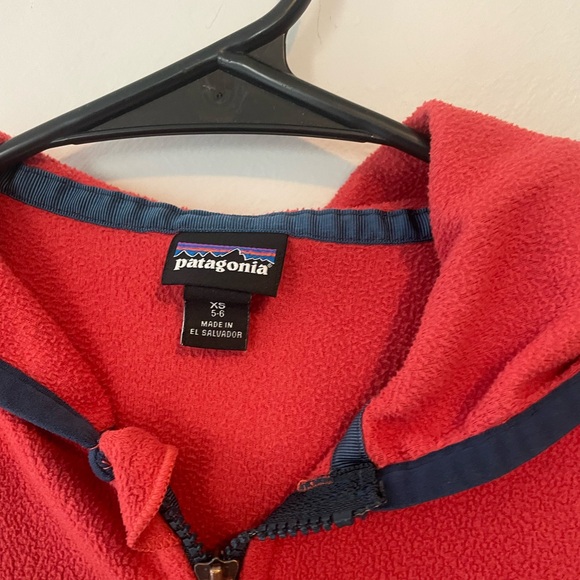 Patagonia Red and Blue Fleece Hoodie Sweatshirt Size XS (5-6) - Picture 3 of 3